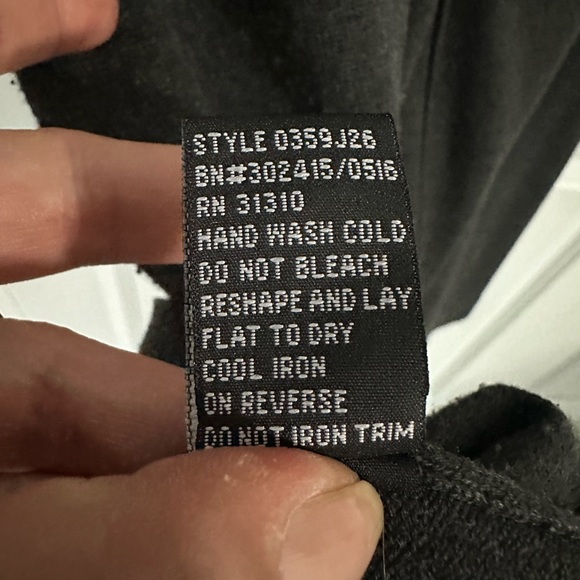 ♥️3 for 25$♥️ 
Alyx Sweater Dress Size Large - Picture 5 of 8